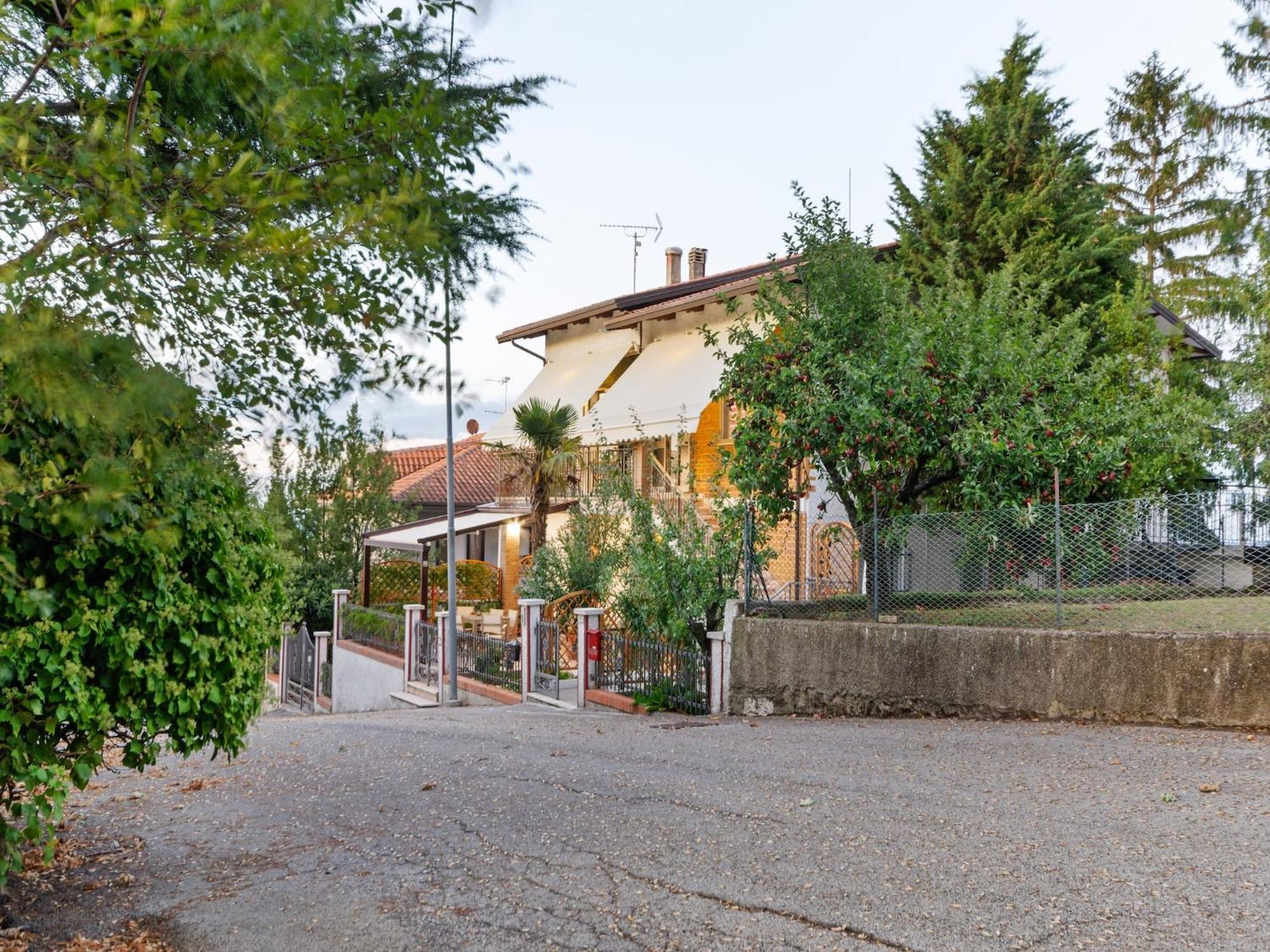 Pleasant Apartment With Courtyard Saludecio Exteriér fotografie